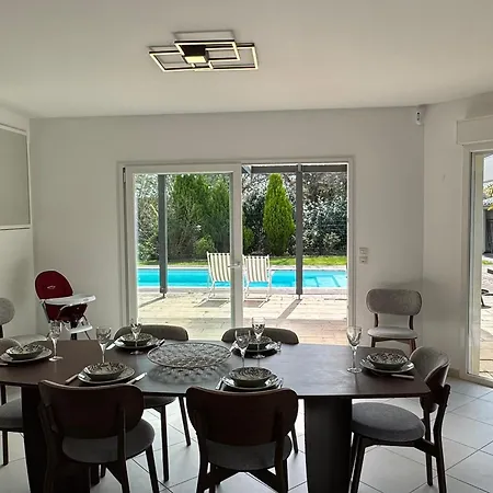 Moderne 4 Avec Grande Piscine Chauffee - Fr-1-487-380 Bavent