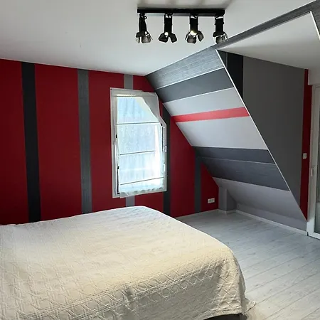 Moderne 4 Avec Grande Piscine Chauffee - Fr-1-487-380 *